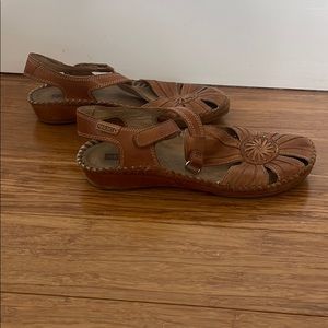 Pikolinos sandals